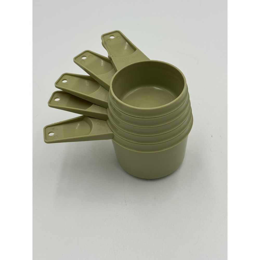 Tupperware Vintage Set of 5 Avocado Green Measuring Cups